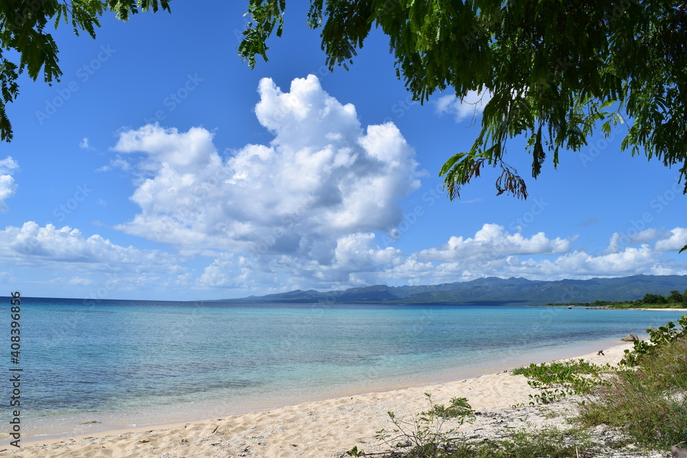 Discovering a remote beach of the Caribbean Sea