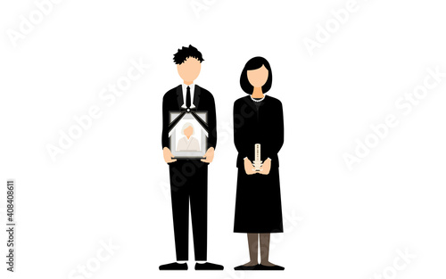 遺影と仮位牌をもって立つ若い夫婦