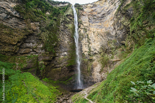 Fotografía The beautiful Gocta Falls in the cloud forest of Chachapoyas, Amazonas, Peru
