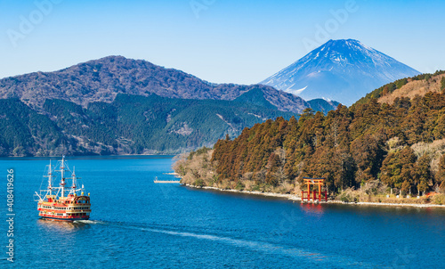 芦ノ湖から眺める富士山 冬景