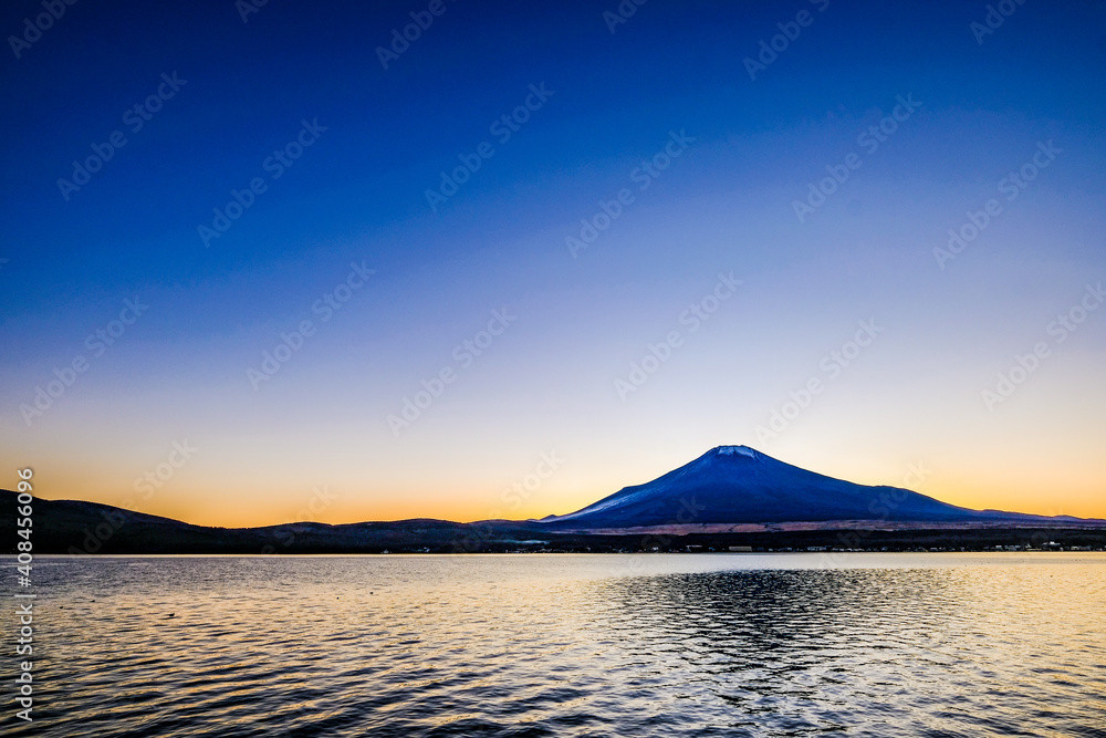 山梨県の山中湖と富士山 山梨県の山中湖と富士山