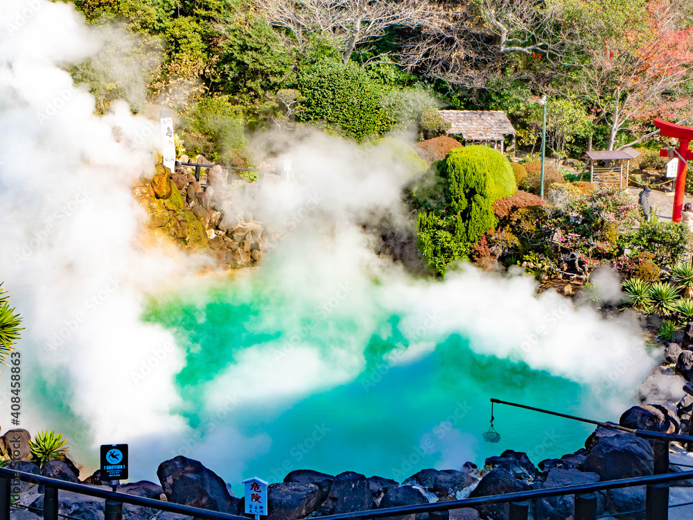 Fototapeta premium 日本の観光地 大分県別府温泉の海地獄