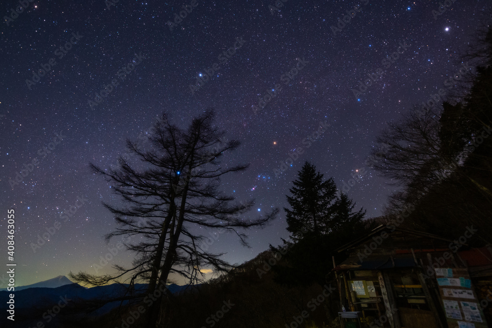 Naklejka premium 奥多摩、丹波山村七ツ石からの星空２