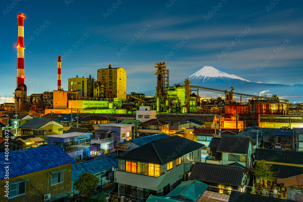 Fototapeta premium 工場と富士山 製紙の町 富士市