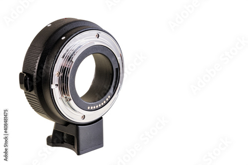 Automatic lens mount adapter for EF - EFM connectors