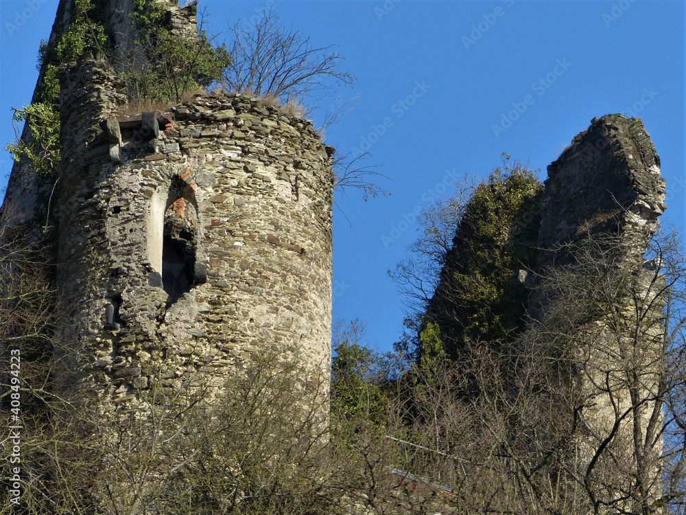 Ruinen der Burg Sayn in Bendorf-Sayn am Rhein