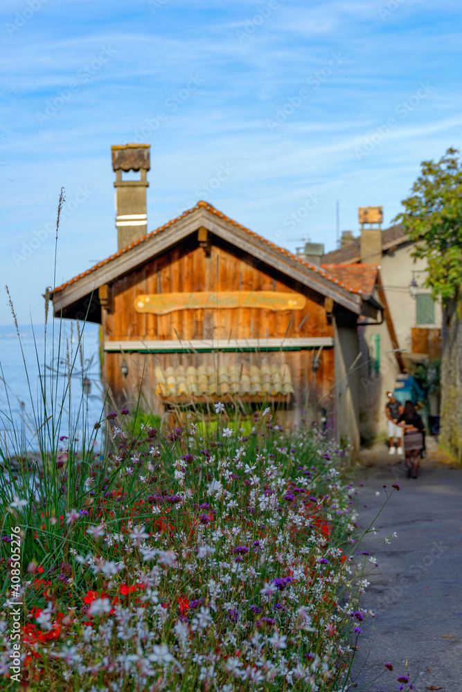 Le village médiéval d'Yvoire en Haute-Savoie, sur les rives du lac Léman