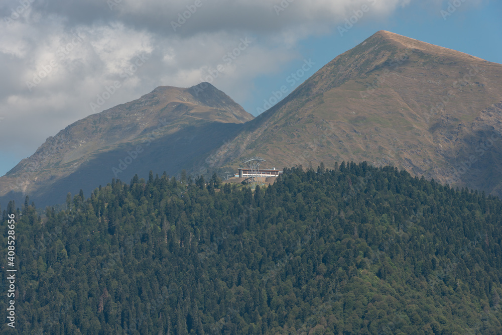Obraz premium Mountain landscape against the sky