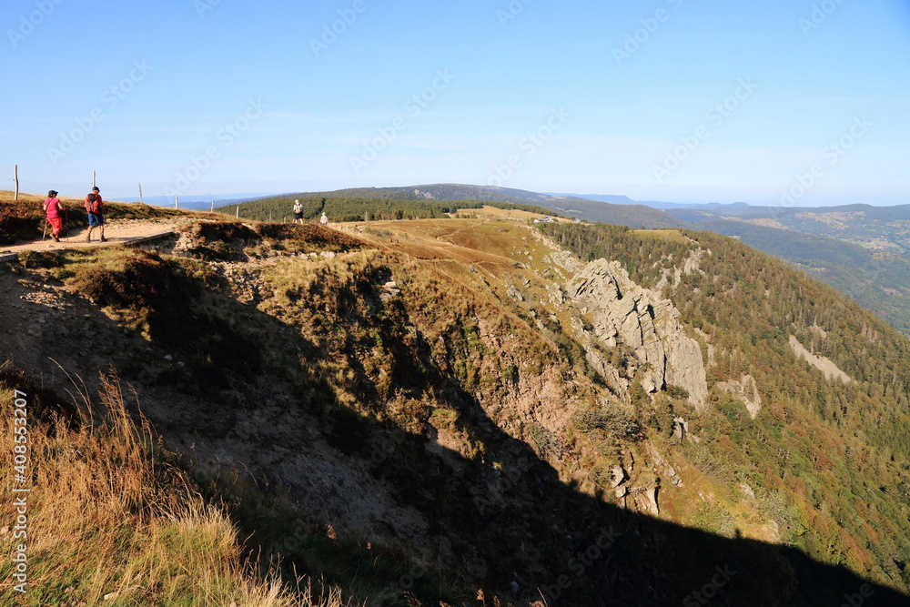 Sommet du Hohneck dans les Vosges et les falaises de la Martinswand