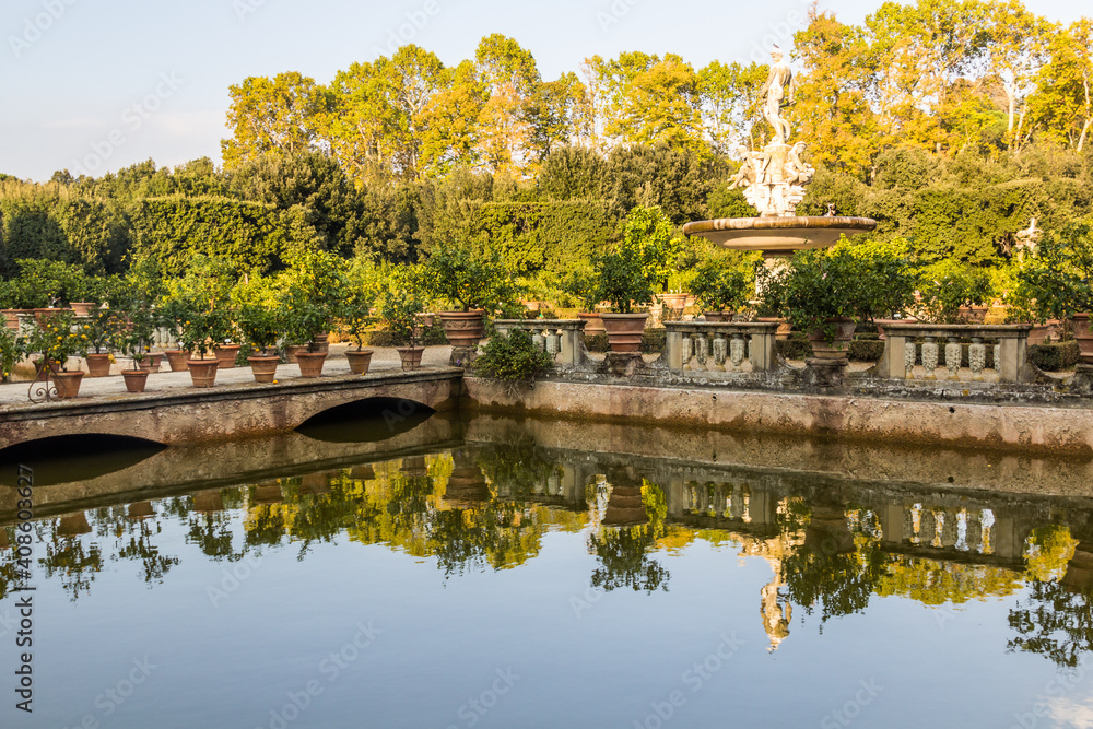 Pond and fountain in Boboli gardens in Florence, Italy Pond and fountain in Boboli gardens in Florence, Italy