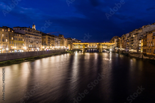 Ponte Vecchio (Old Bridge) over the Arno River in Florence, Italy © Matyas Rehak