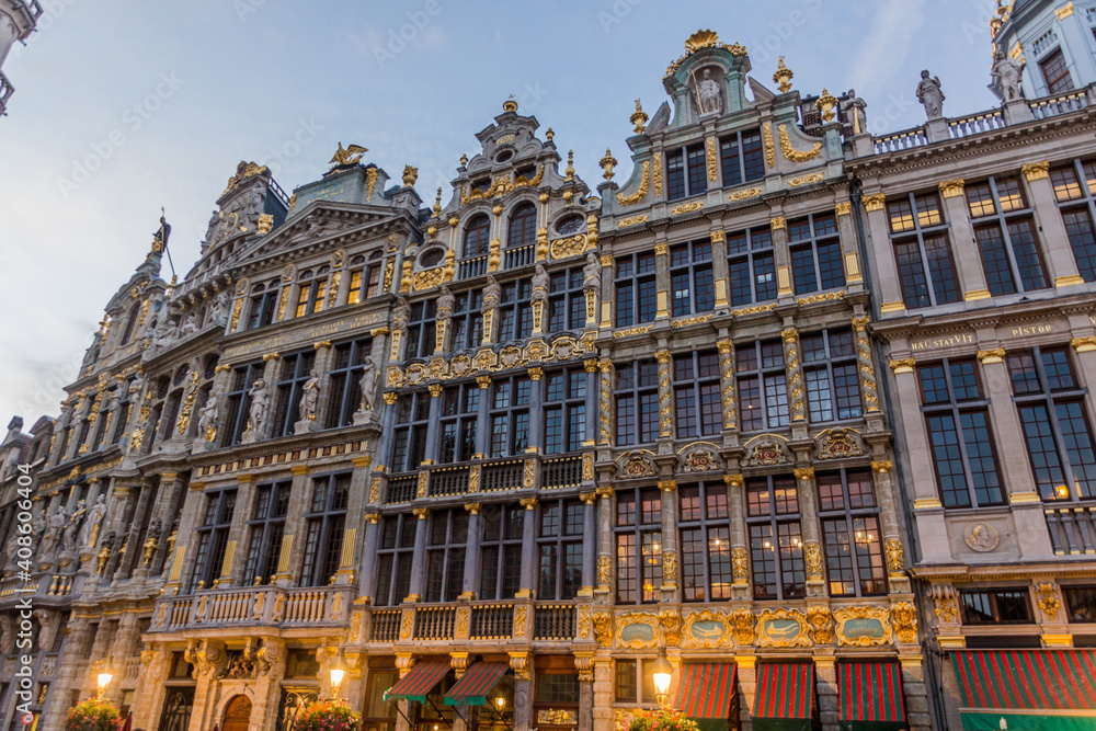 Fototapeta premium Old houses at the Grand Place (Grote Markt) in Brussels, capital of Belgium