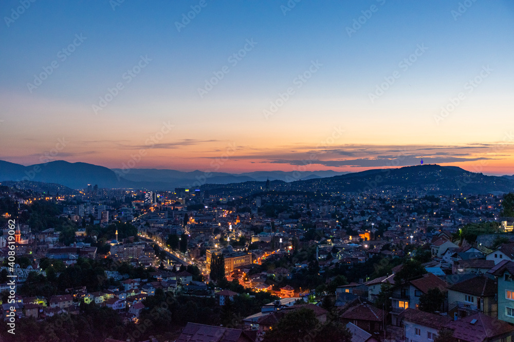 Obraz premium view of the city at sunset
