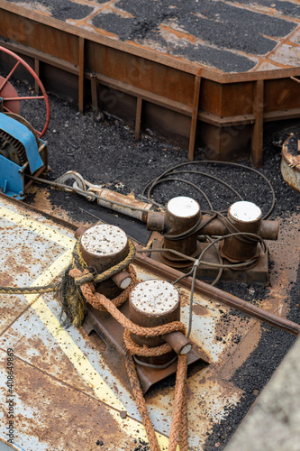 Big ropes tied to the marina.