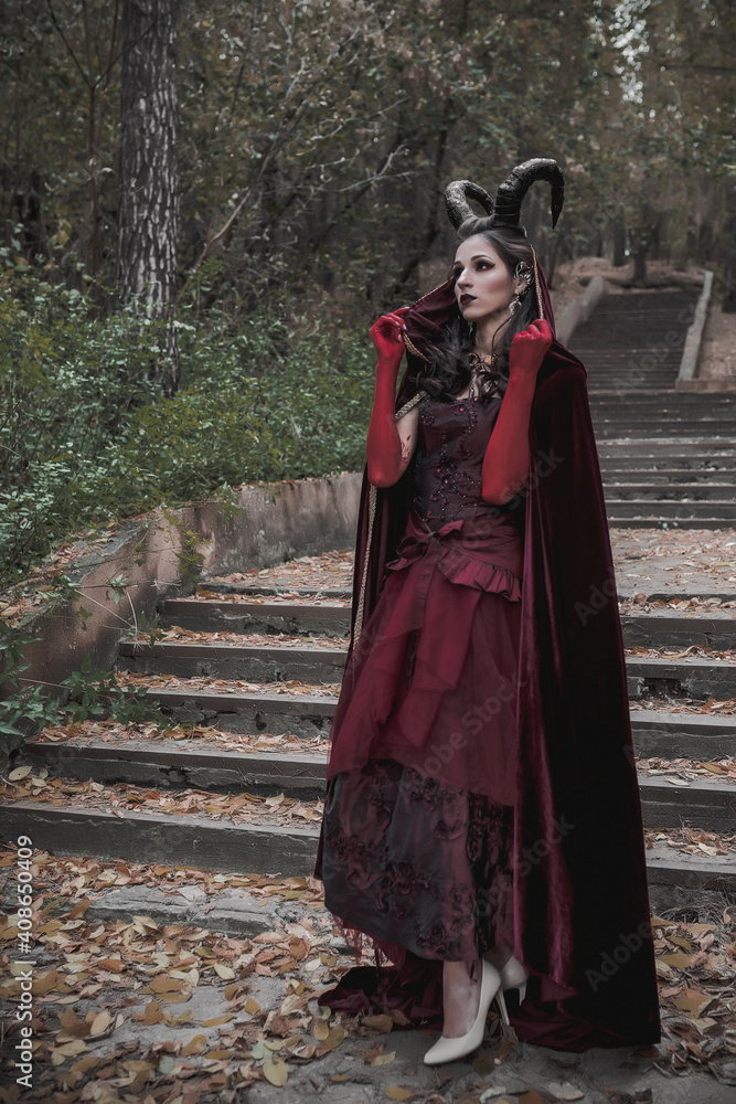 Naklejka premium Dark fairy in the forest