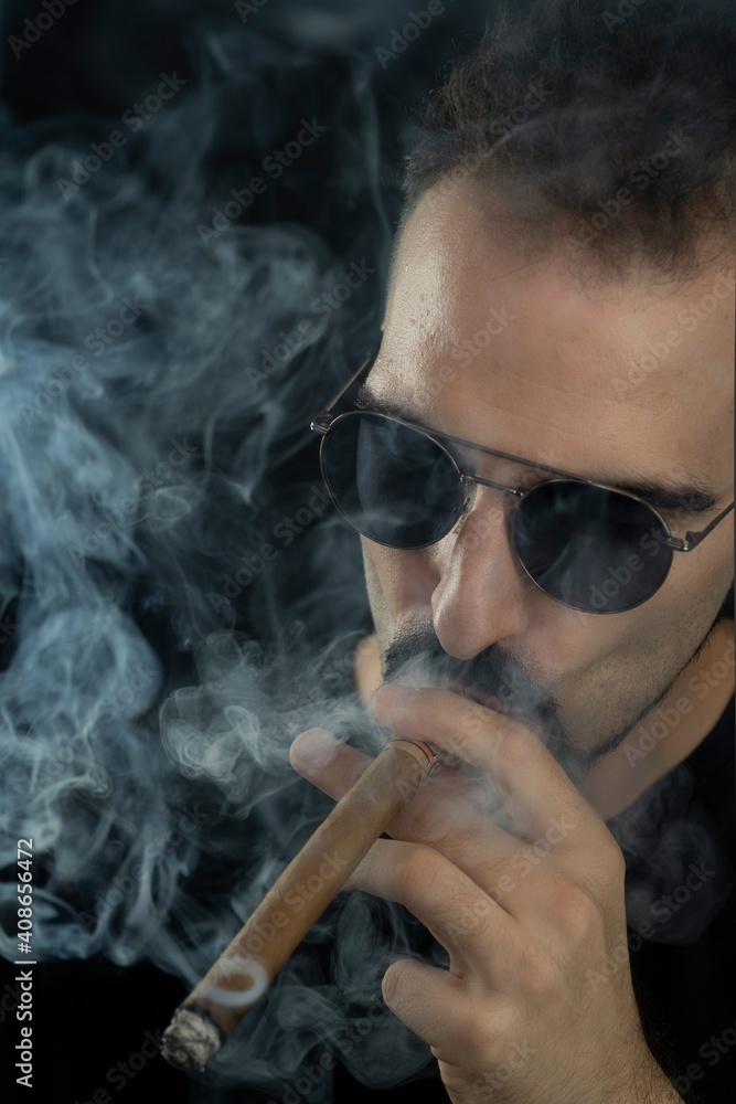 Fototapeta premium man smoking cigarette