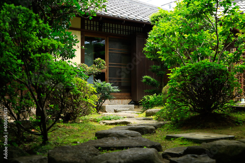 日本家屋の玄関 © TAMA