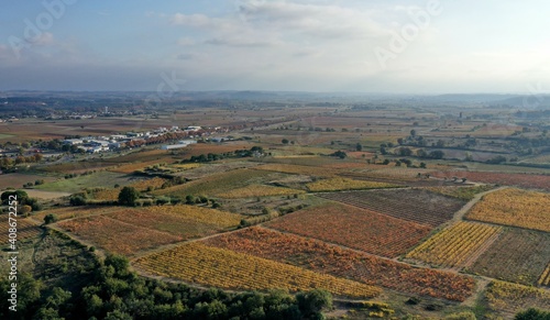 survol des vignes dans le sud de la France © Lotharingia