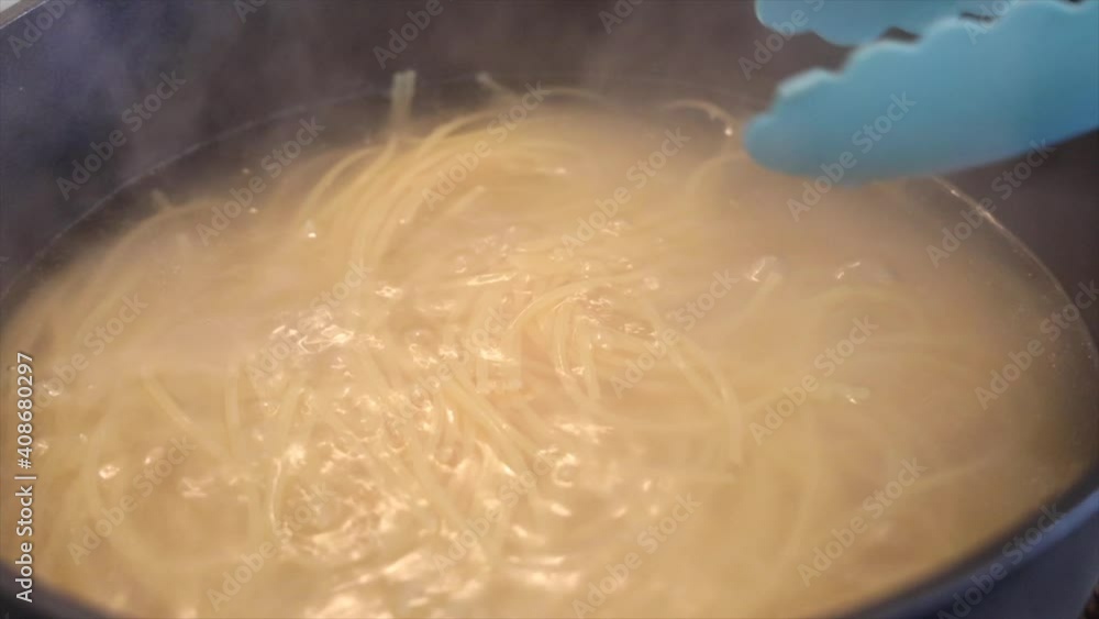 making spaghetti to done cook making spaghetti to done cook