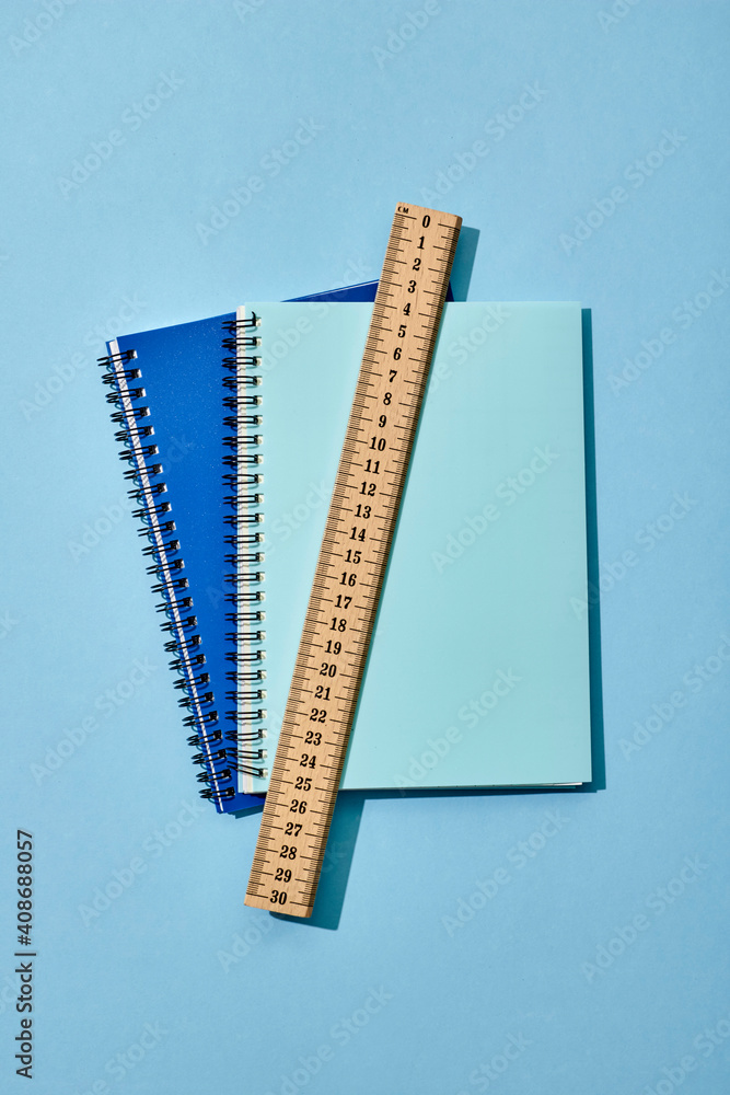 Obraz premium Wooden Ruler