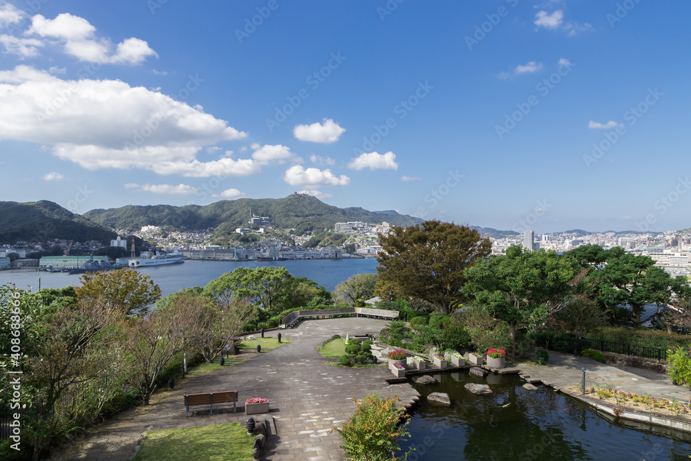 グラバー園から見た晴天の長崎市街地眺望