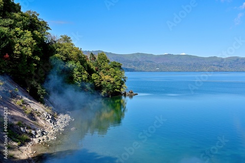 和琴半島の遊歩道から見た屈斜路湖の情景＠北海道