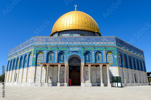Dome of the Rock on the Temple Mount in the Old City of Jerusalem, Israel. Octogonal Islamic shrine in the Holy City.