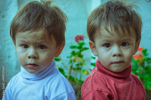 Canvas-taulu Baby Boys Identical Twin brothers