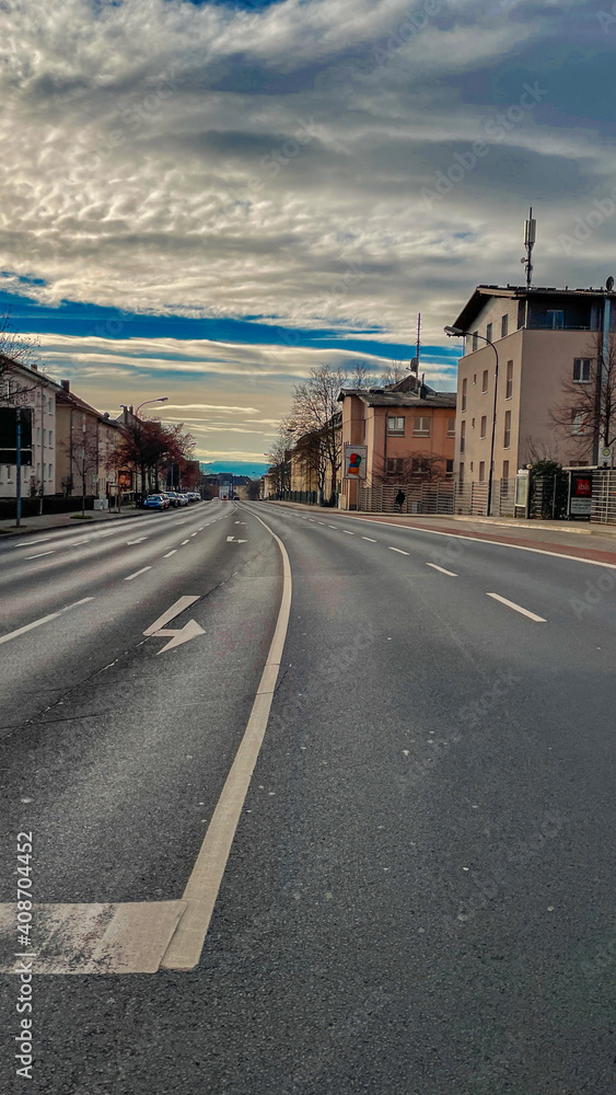 Fototapeta premium road to the city