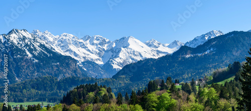 Imposante Gipfelwelt der Allg  uer Alpen bei Oberstdorf