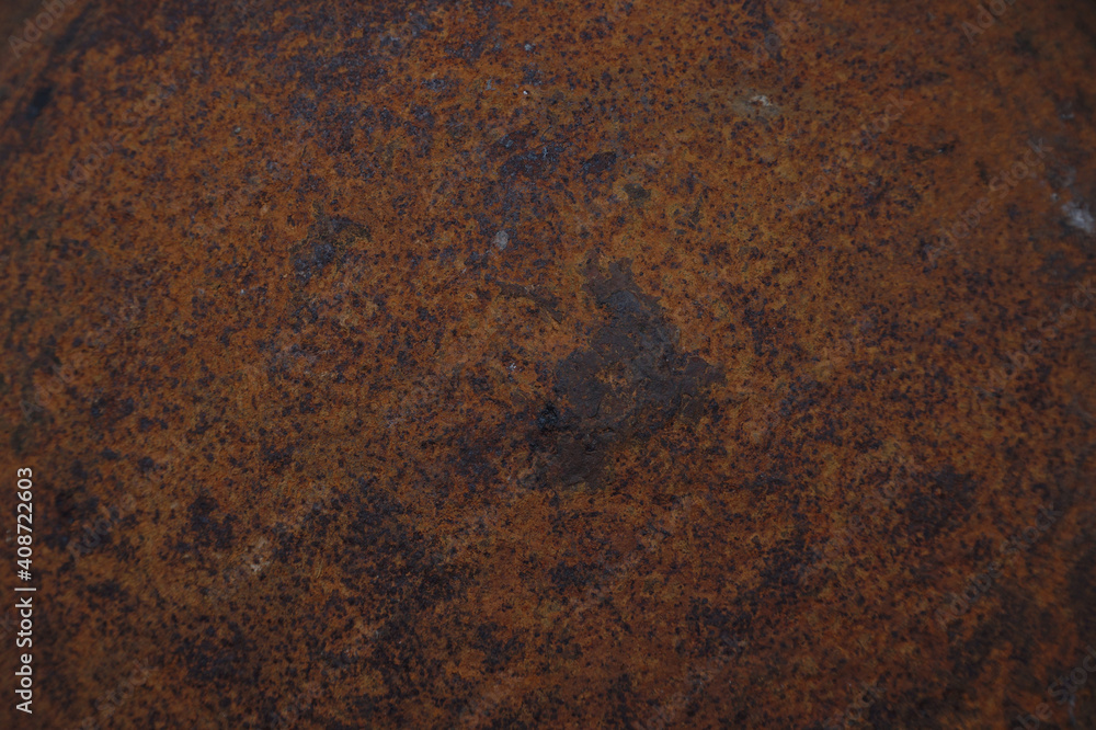 The surface of the steel plate is rusted. The surface of the steel plate is rusted.