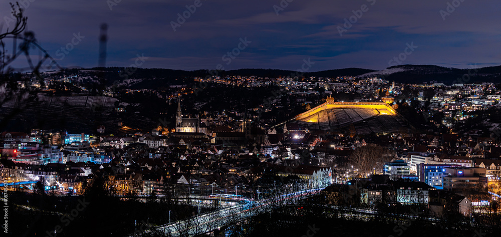 Stadtansicht bei Nacht im Winter (Esslingen am Neckar) Stadtansicht bei Nacht im Winter (Esslingen am Neckar)