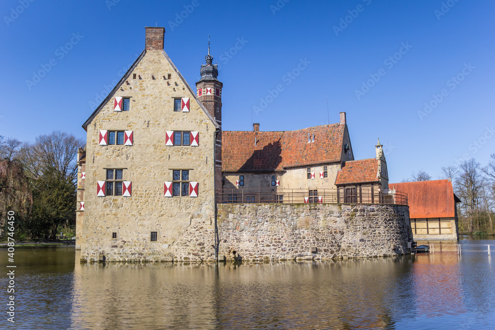 Naklejka premium Burg Vischering surrounded by water in Ludinghausen, Germany