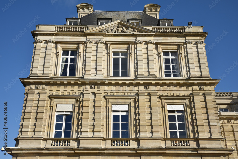 Fototapeta premium Pavillon du palais du Luxembourg à Paris, France