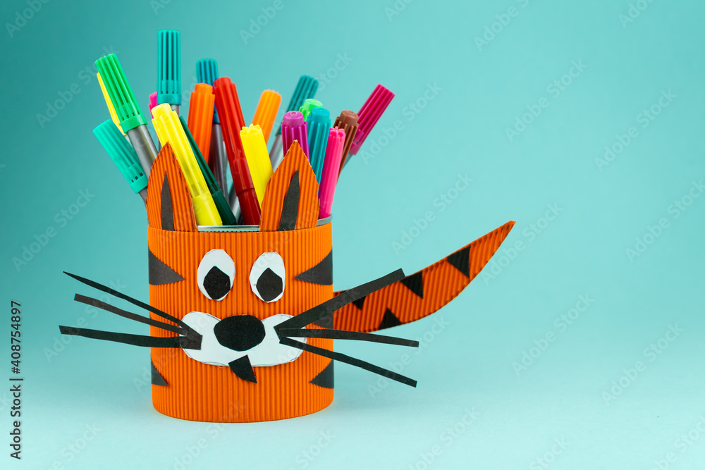 step-9-step-by-step-instructions-on-how-to-make-a-stand-for-stationery