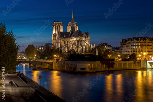 Paris - France, November 1, 2017: Notre dame de Paris viewed from River Seine by night