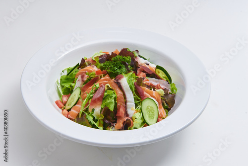 Salmon Salad Many vegetables are beneficial for the body.