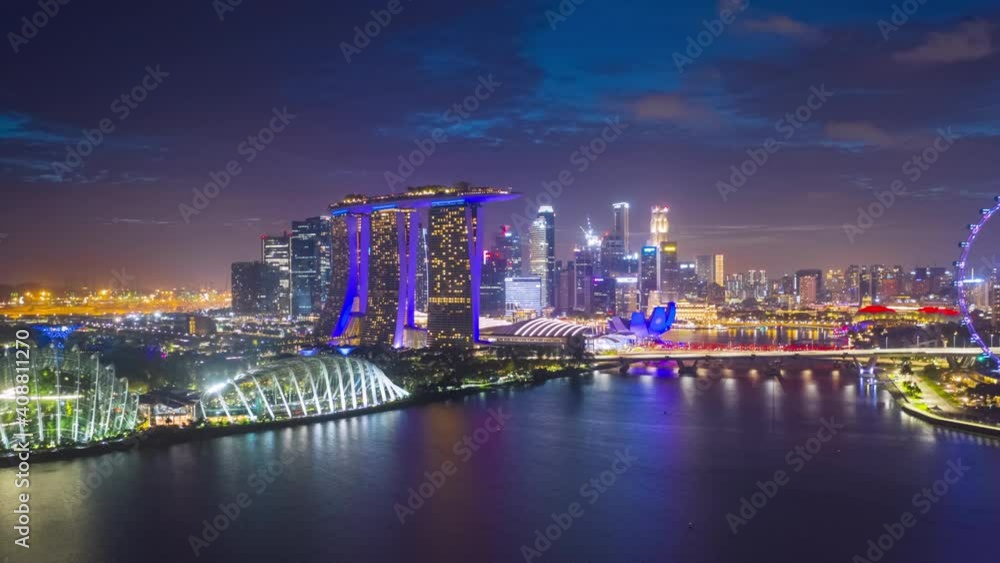 SINGAPORE - FEBRUARY 4: Hyper lapse video 4K, Beautiful moment of Singapore and business and financial district, Modern building in the city center on February 4, 2020 in Singapore. SINGAPORE - FEBRUARY 4: Hyper lapse video 4K, Beautiful moment of Singapore and business and financial district, Modern building in the city center on February 4, 2020 in Singapore.