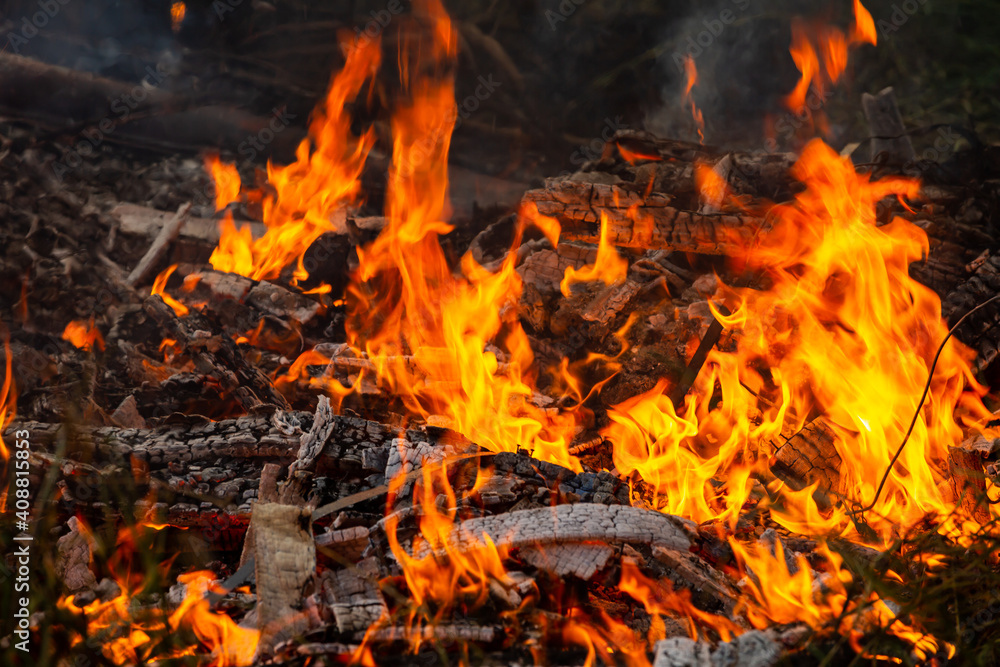 Burning down fire. Last embers and ashes Burning down fire. Last embers and ashes