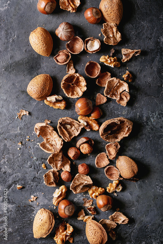 Varieties of nuts: almonds, hazelnuts and walnuts