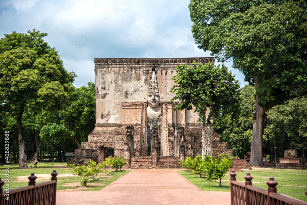 Wat Sri Chum Temple in Sukhothai Historical Park (Sukhothai, Thailand)