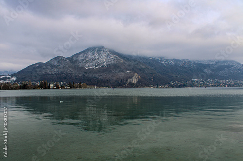Lake Annecy during Winter © Bartolomeo