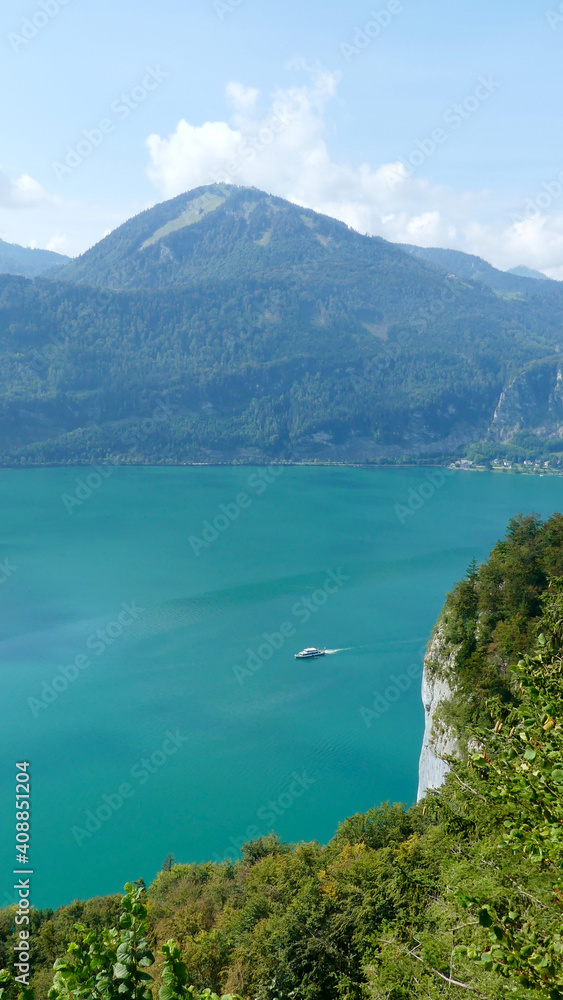 Fototapeta premium Aussicht vom Falkenstein über den Wolfgangsee zum Zwölferhorn, Salzkammergut, Österreich
