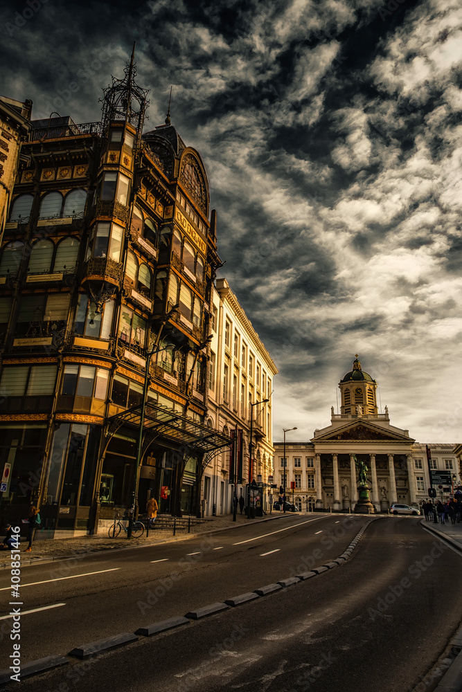 Naklejka premium Golden Hour at MIM Museum