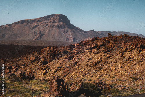 postal vintage del desierto rojo y rocoso de tenerife