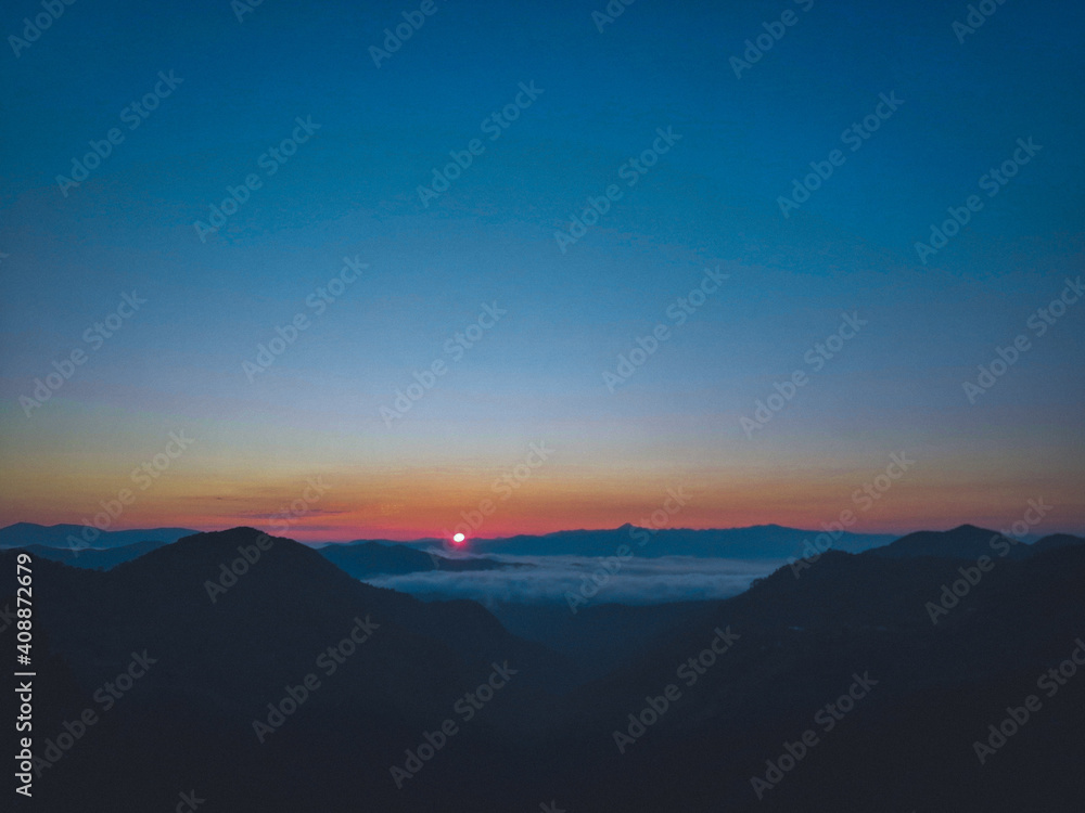 Obraz premium sunset in the mountains