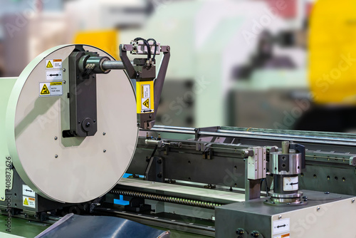 rotation elongate arm grip for loading and unloading section for wire rod or pipe of cnc hybrid automatic wire bending machine