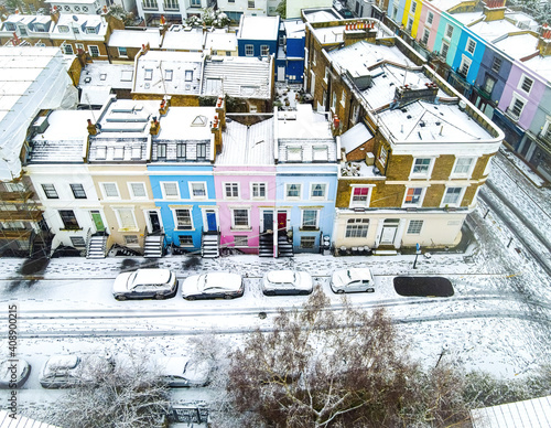 Canvas Print Aerial view of snowy Notting hill area in London