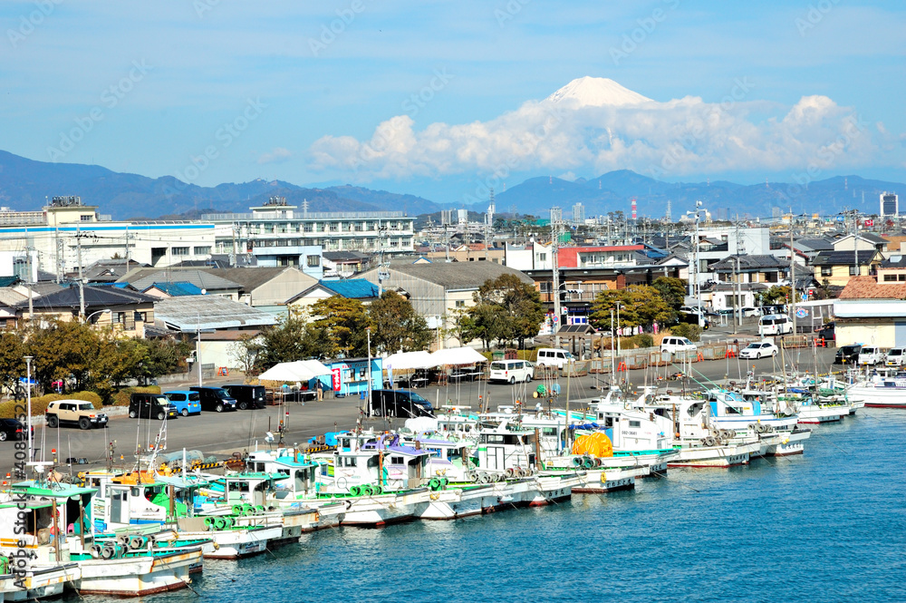 富士山のある漁港
