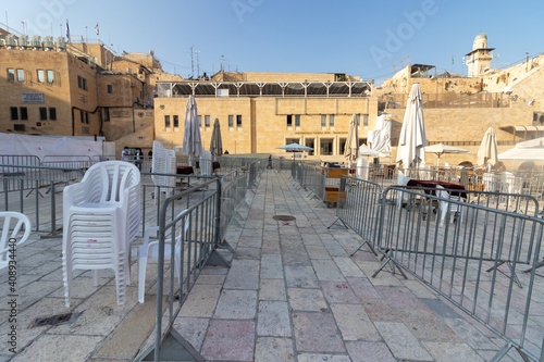 jerusalem-israel. 30-10-2020. Fenced areas at the Western Wall for prayers in groups of up to 20 people, to prevent the spread of the corona virus © yosefhay